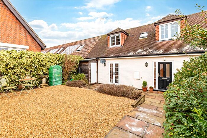 2 Bedroom Cottage For Sale In Church Street, Great Bedwyn, Marlborough, Wiltshire, SN8