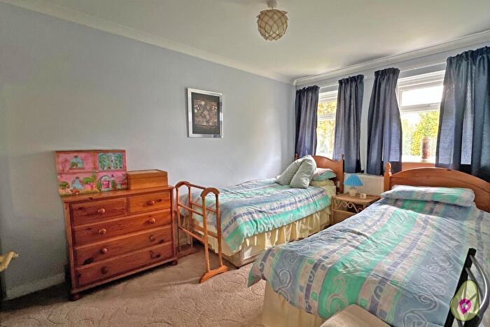 2 Bedroom Bungalow For Sale In King's Meadow, Bicester, OX26