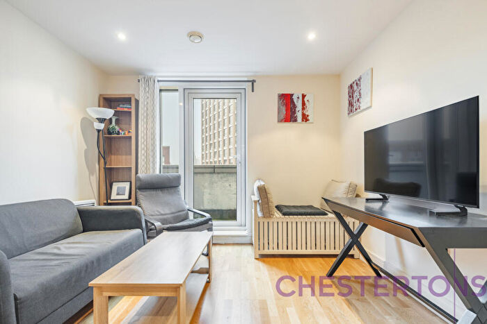 2 Bedroom Flat To Rent In Wharfside Point South, Prestons Road, E14