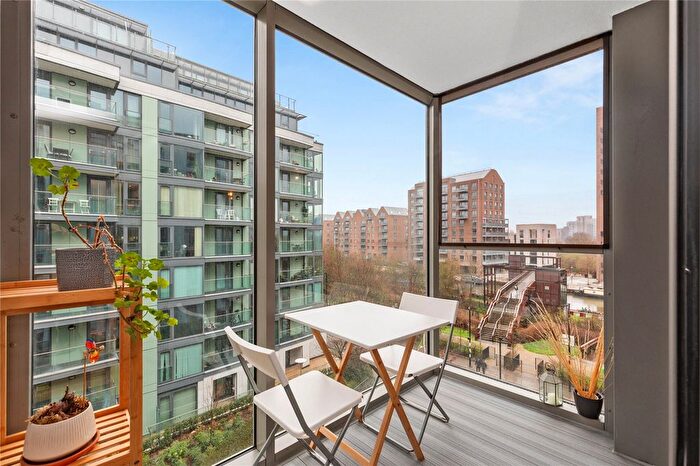 2 Bedroom Flat For Sale In Waterside Way, London, N17