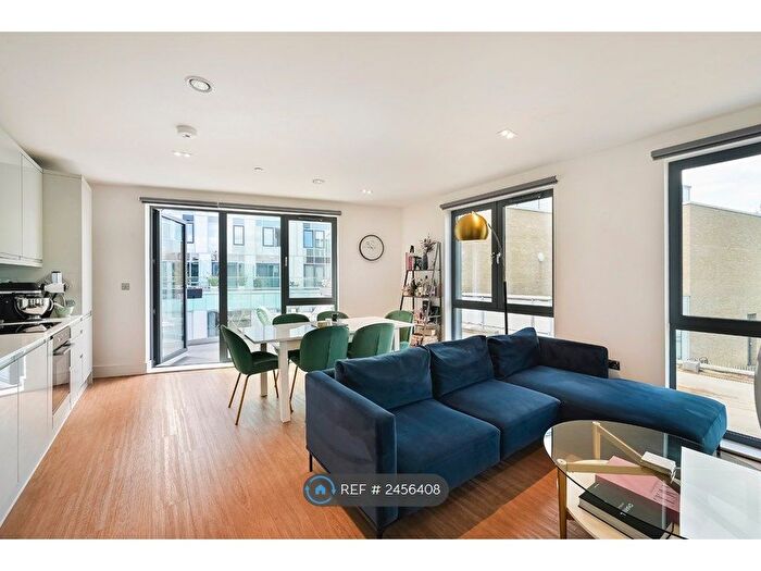 2 Bedroom Flat To Rent In Red Lion Square, London, SW18