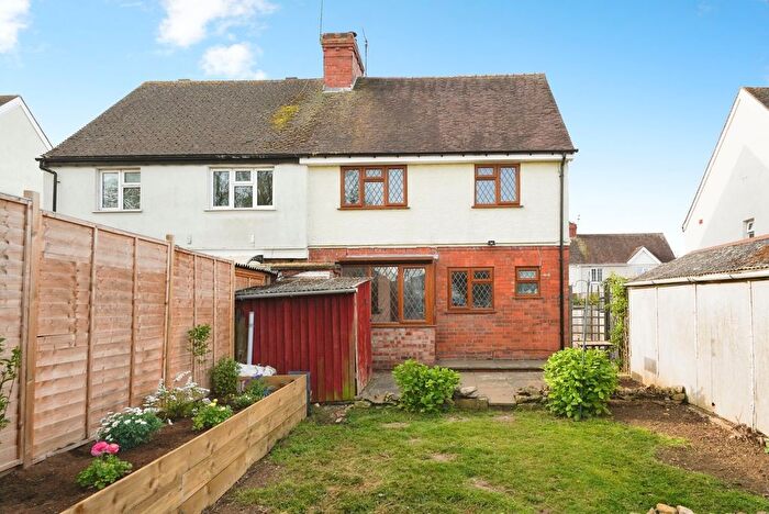 3 Bedroom Semi-Detached House For Sale In Bibsworth Avenue, Broadway, Worcestershire, WR12
