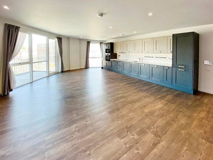 3 Bedroom Flat To Rent In Bellerby Court, Palmer Lane, York, YO1