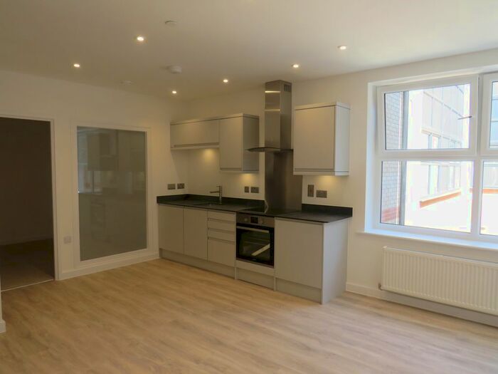 1 Bedroom Flat To Rent In Back Of The Walls, Southampton, SO14