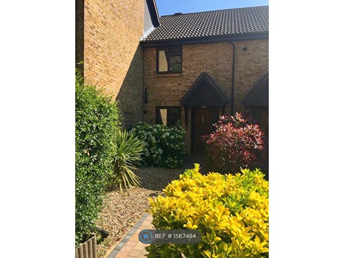 2 Bedroom Terraced House To Rent In Foxwood Close, Feltham, TW13