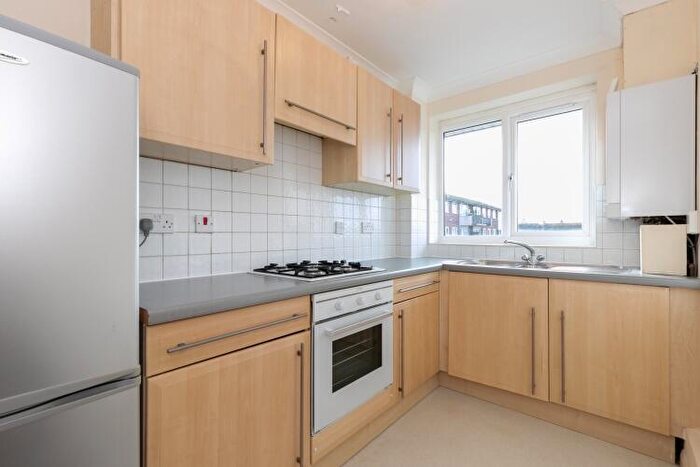 1 Bedroom Apartment To Rent In Lizmans Court, Temple Cowley, OX4
