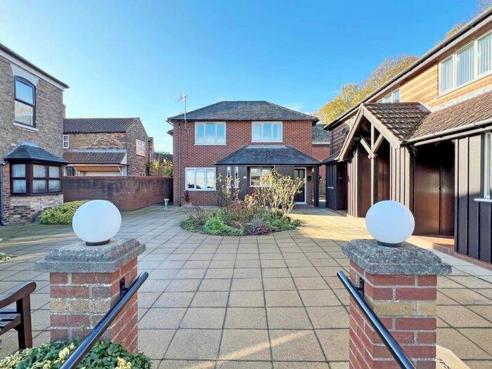 1 Bedroom Flat To Rent In Penny Mews, Waltham, DN37