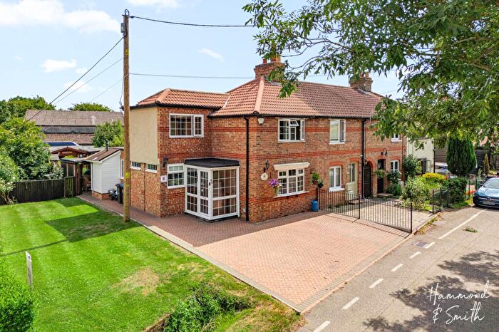 3 Bedroom End Of Terrace House For Sale In Weald Hall Lane, Thornwood, CM16