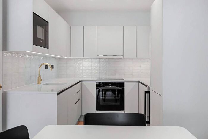 2 Bedroom Flat To Rent In The Draper, Colindale, London, NW9