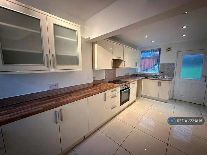 3 Bedroom Semi-Detached House To Rent In Highfield Avenue, Worsbrough, Barnsley, S70