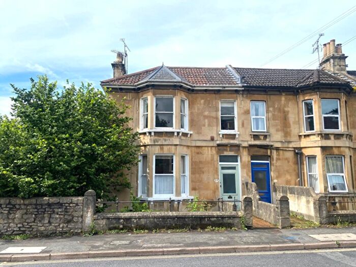 2 Bedroom Apartment For Sale In Newbridge Hill, Bath, BA1