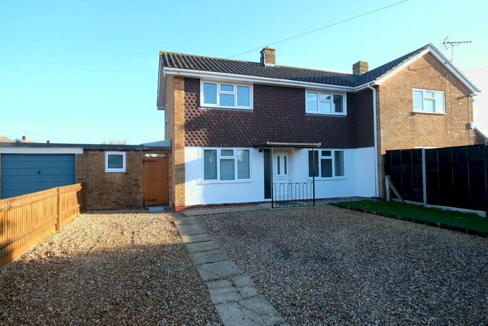 2 Bedroom Semi-Detached House To Rent In Chaloner Crescent, Dibden Purlieu, SO45