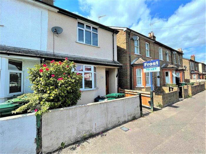 3 Bedroom Terraced House To Rent In Springfield Road, Ashford, Middlesex, TW15
