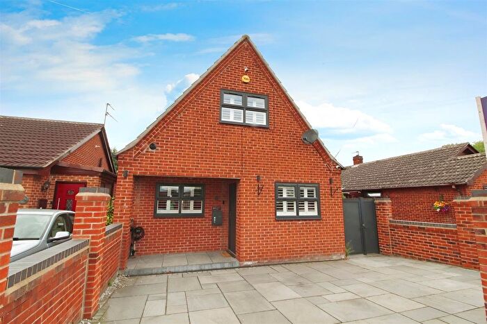 3 Bedroom Detached House For Sale In Coniston Road, Askern, Doncaster, DN6
