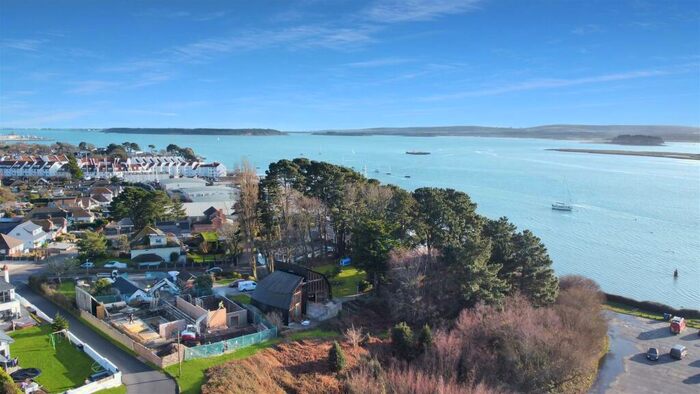 4 Bedroom Detached House To Rent In Lake Drive, Poole, BH15