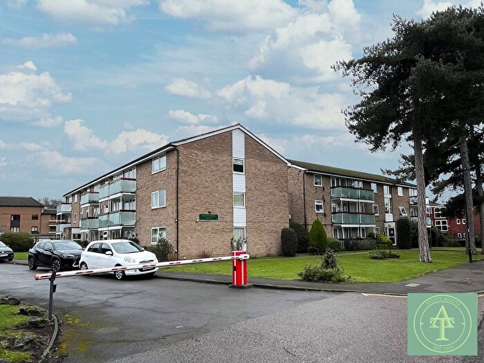 2 Bedroom Flat For Sale In Village Road, Enfield, EN1