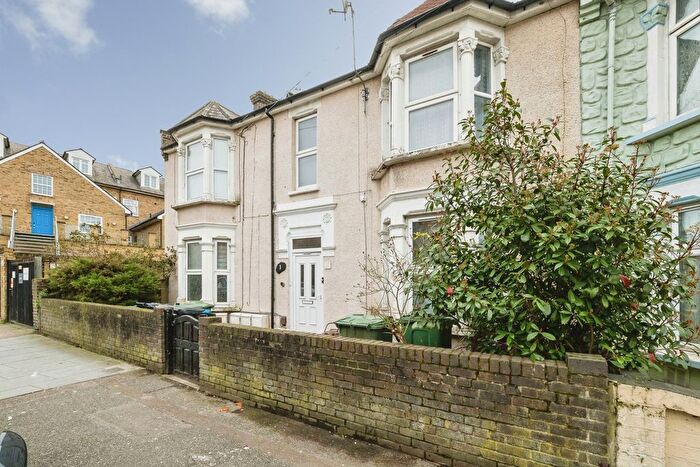 1 Bedroom Flat For Sale In Windsor Road, London, London, E10