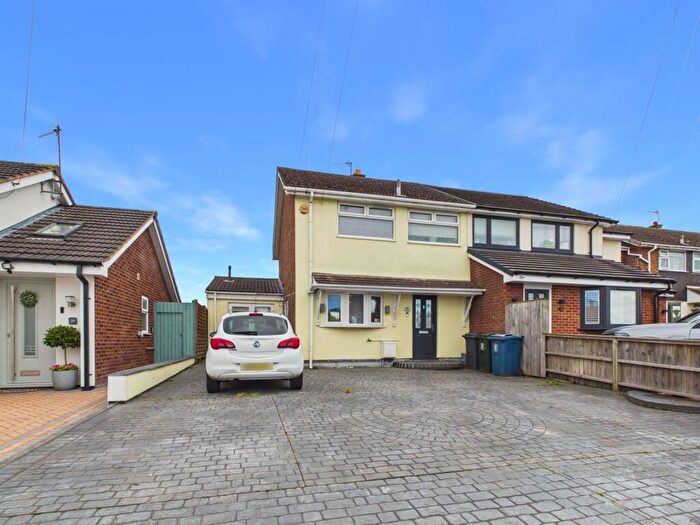 3 Bedroom Semi-Detached House For Sale In Noel Gate, Aughton, L39