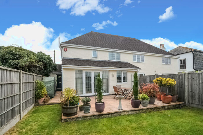 3 Bedroom Semi-Detached House To Rent In Stanley Road, Lymington, SO41