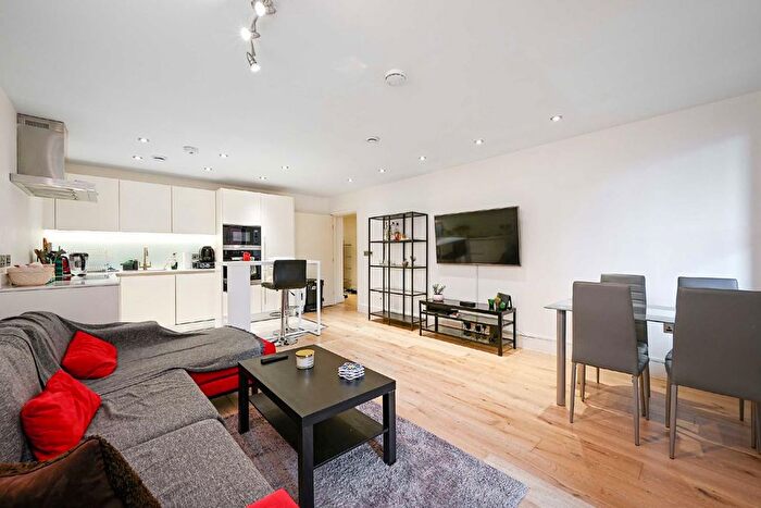 2 Bedroom Flat To Rent In Fulham Palace Road, London, W6