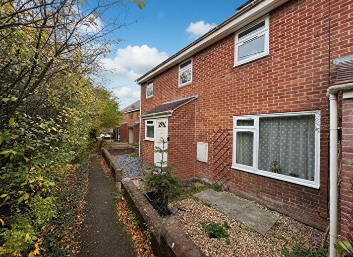 3 Bedroom Terraced House For Sale In South Row, Chilton, OX11