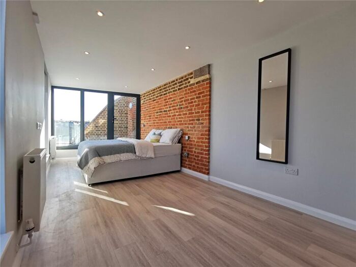 1 Bedroom Penthouse To Rent In High Road, Willesden, London, NW10