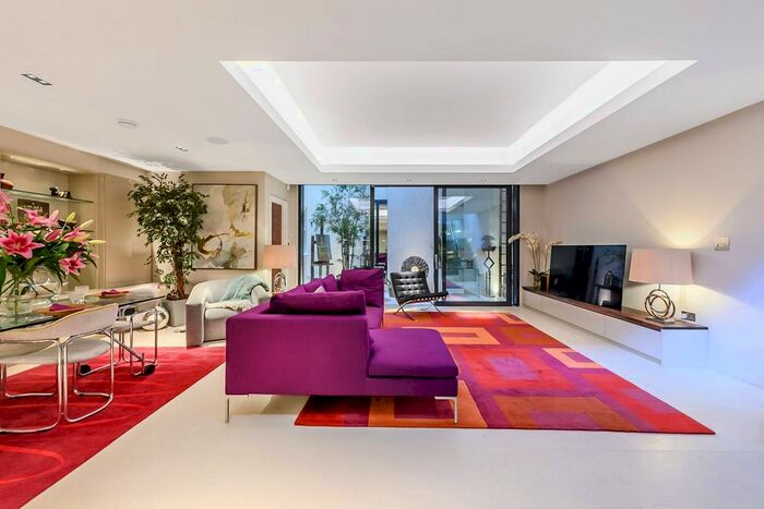 2 Bedroom Maisonette To Rent In Elvaston Mews, South Kensington, London, SW7