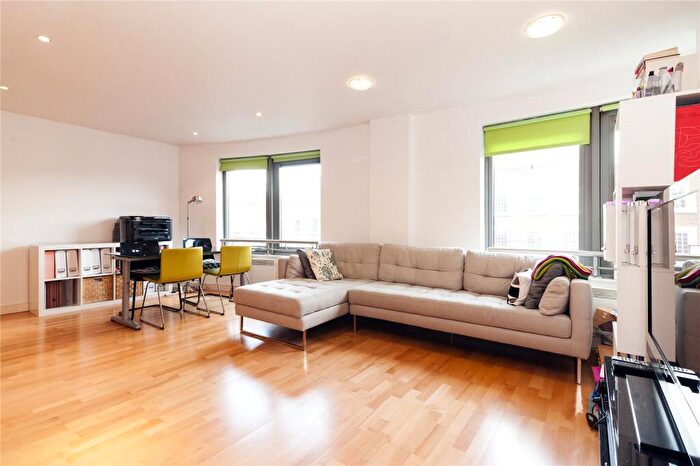 2 Bedroom Apartment To Rent In Garden Walk, London, EC2A