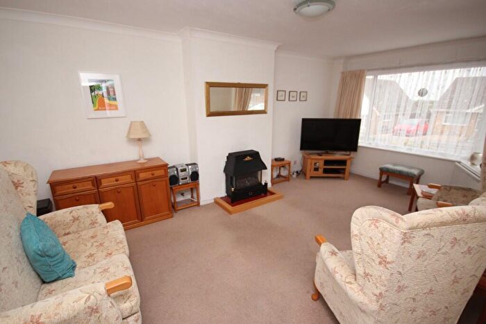 2 Bedroom Semi-Detached Bungalow For Sale In Lullingstone Road, Allington, Maidstone, ME16