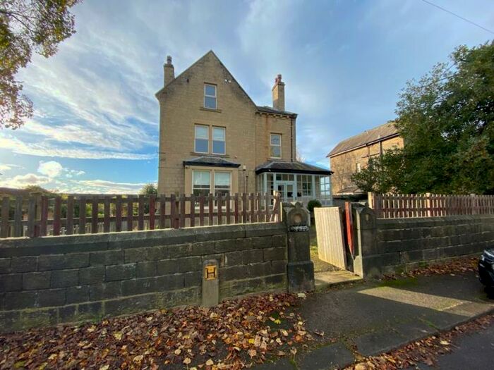 2 Bedroom Apartment To Rent In Moorfield Manor, Braham Road, Bingley, West Yorkshire, BD16