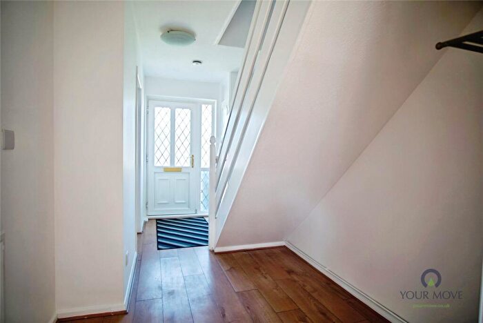 3 Bedroom Terraced House To Rent In Myrtle Close, Erith, DA8