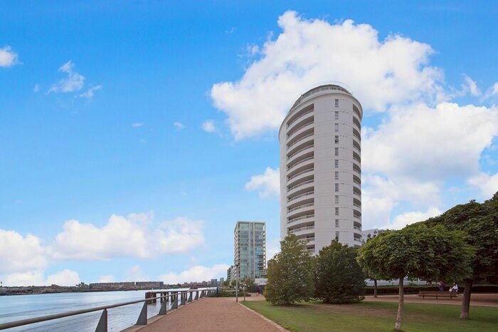 2 Bedroom Flat To Rent In Barrier Point Road, London, E16