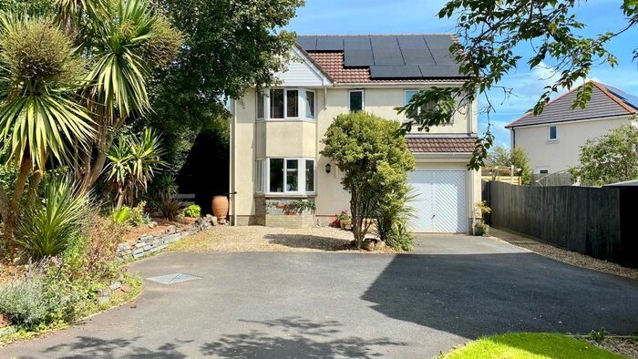 4 Bedroom Detached House To Rent In Velator Close, Braunton, EX33