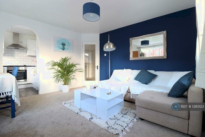 1 Bedroom Flat To Rent In Bywater House, London, SE18