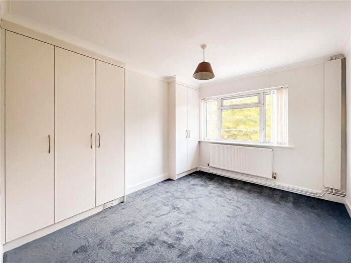 2 Bedroom Apartment To Rent In Beverley Drive, Edgware, HA8