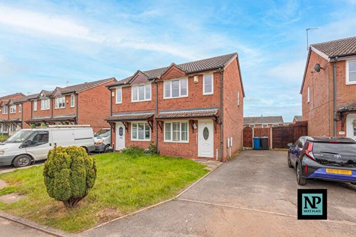 2 Bedroom Semi-Detached House To Rent In Roman Court, Wilnecote, B77