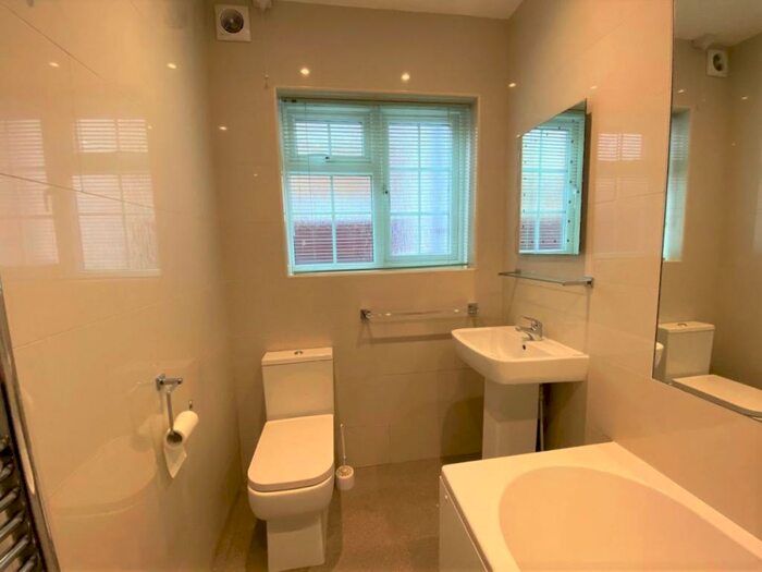 2 Bedroom Apartment To Rent In Kingsend, Ruislip, HA4