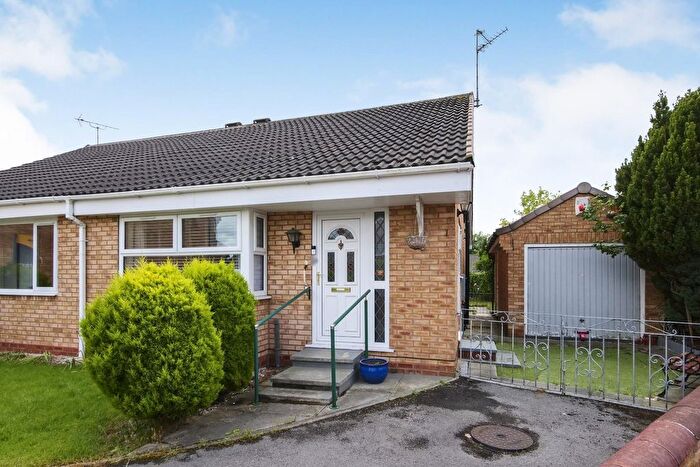 2 Bedroom Semi-Detached Bungalow For Sale In Garburn Grove, York, YO30