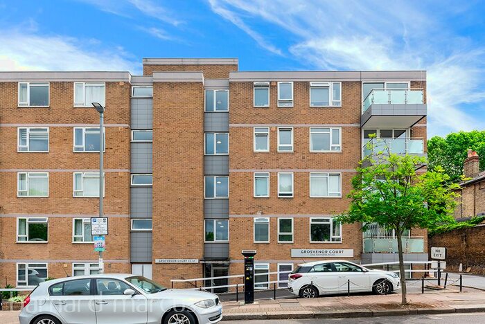 2 Bedroom Flat To Rent In Grosvenor Court, Rayners Road, Putney, SW15
