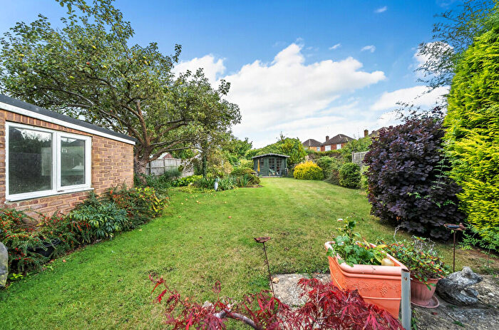 3 Bedroom Detached House For Sale In Sundon Road, Houghton Regis, Dunstable, LU5
