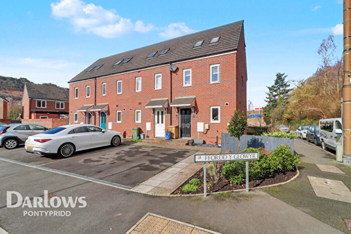 3 Bedroom Town House For Sale In Ffordd Y Glowyr, Mountain Ash, CF45