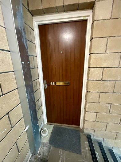 1 Bedroom Flat For Sale In Sunnyhill, Llanelli, SA15
