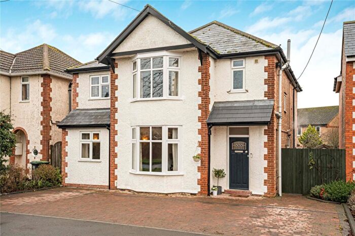 4 Bedroom Detached House For Sale In Glapthorn Road, Oundle, Northamptonshire, PE8