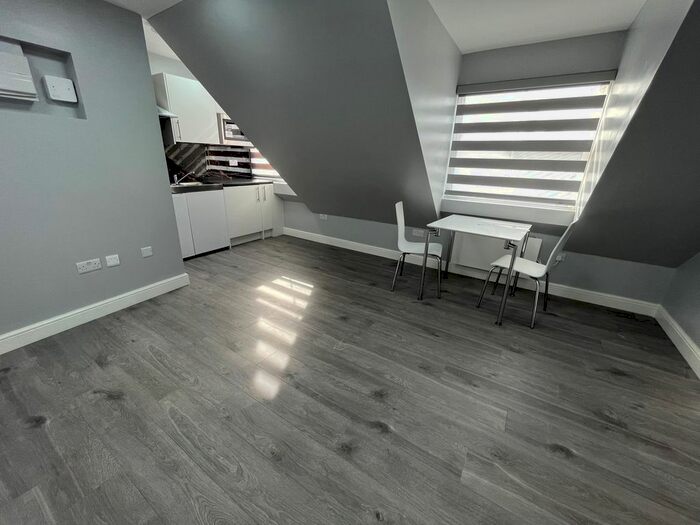 1 Bedroom Flat To Rent In The Burroughs, London, NW4