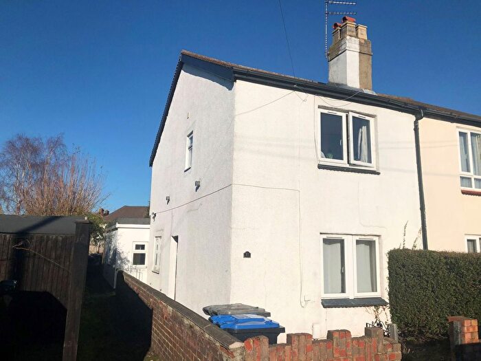 5 Bedroom Semi Detached House To Rent In Crown Street, Egham, TW20