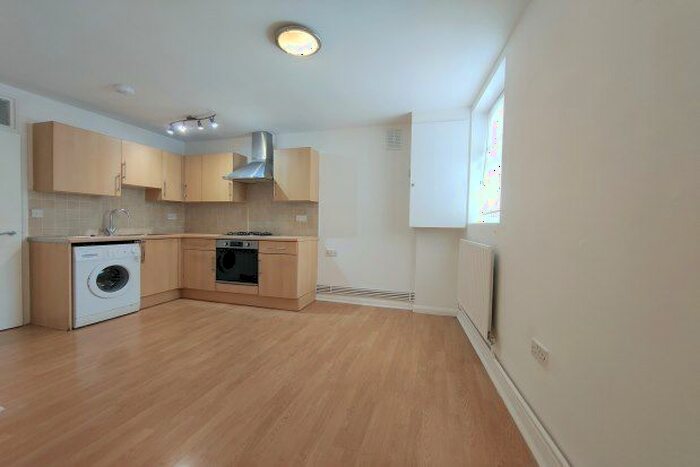 2 Bedroom Flat To Rent In High Street, Orpington, BR6
