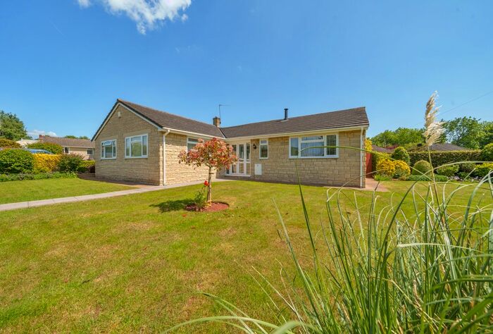 3 Bedroom Bungalow For Sale In Birchwood Drive, Failand, Bristol, North Somerset, BS8