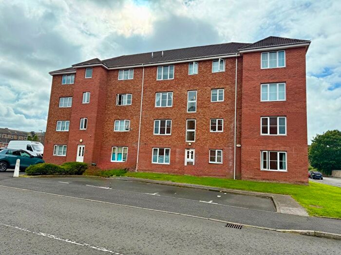 2 Bedroom Flat To Rent In Tullis Gardens, Bridgeton, Glasgow, G40