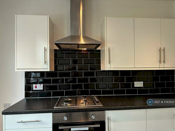 3 Bedroom Flat To Rent In Cherry Crescent, Clydebank, G81