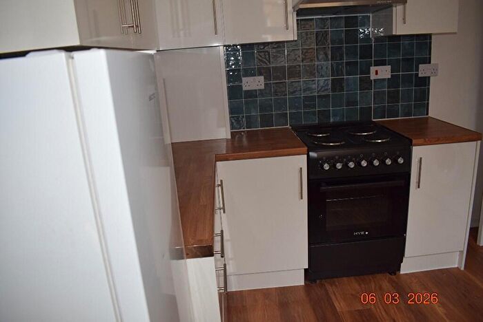 2 Bedroom Maisonette To Rent In Gordon Hill, London, EN2